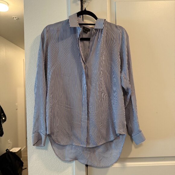 Theory‎ silk blouse - Picture 1 of 4